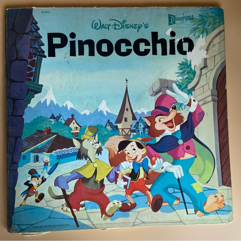 Vintage Disney Pinocchio Vinyl Record & Pop Up Illustrations